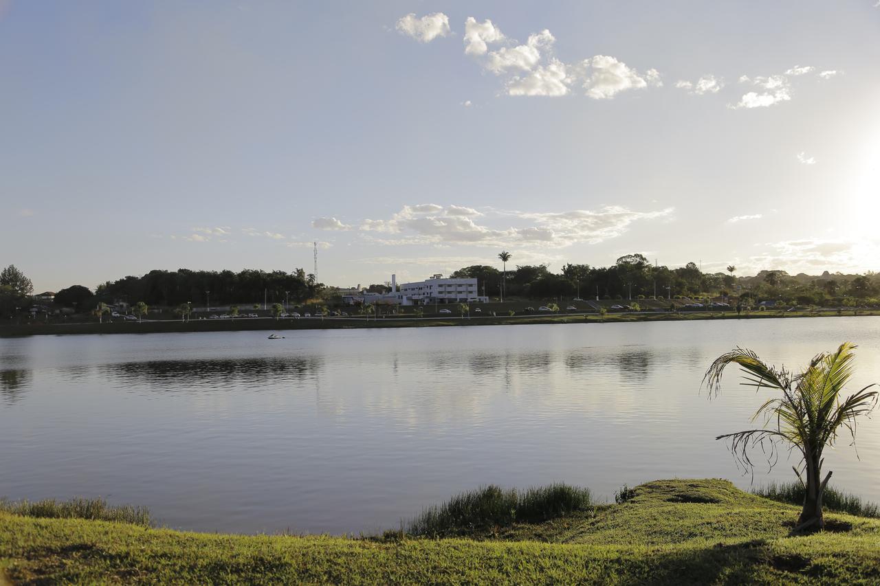 Beira Lago Palace Hotel Morrinhos  外观 照片
