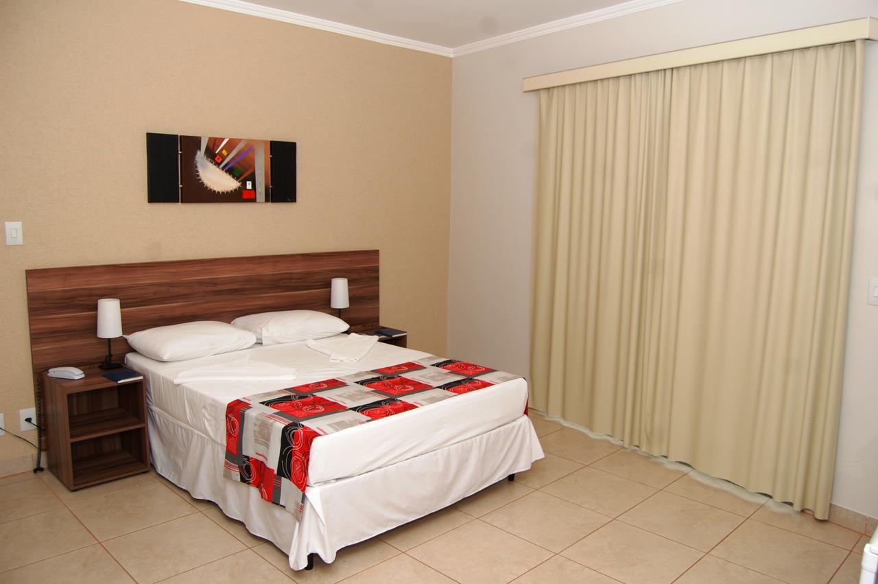 Beira Lago Palace Hotel Morrinhos  外观 照片