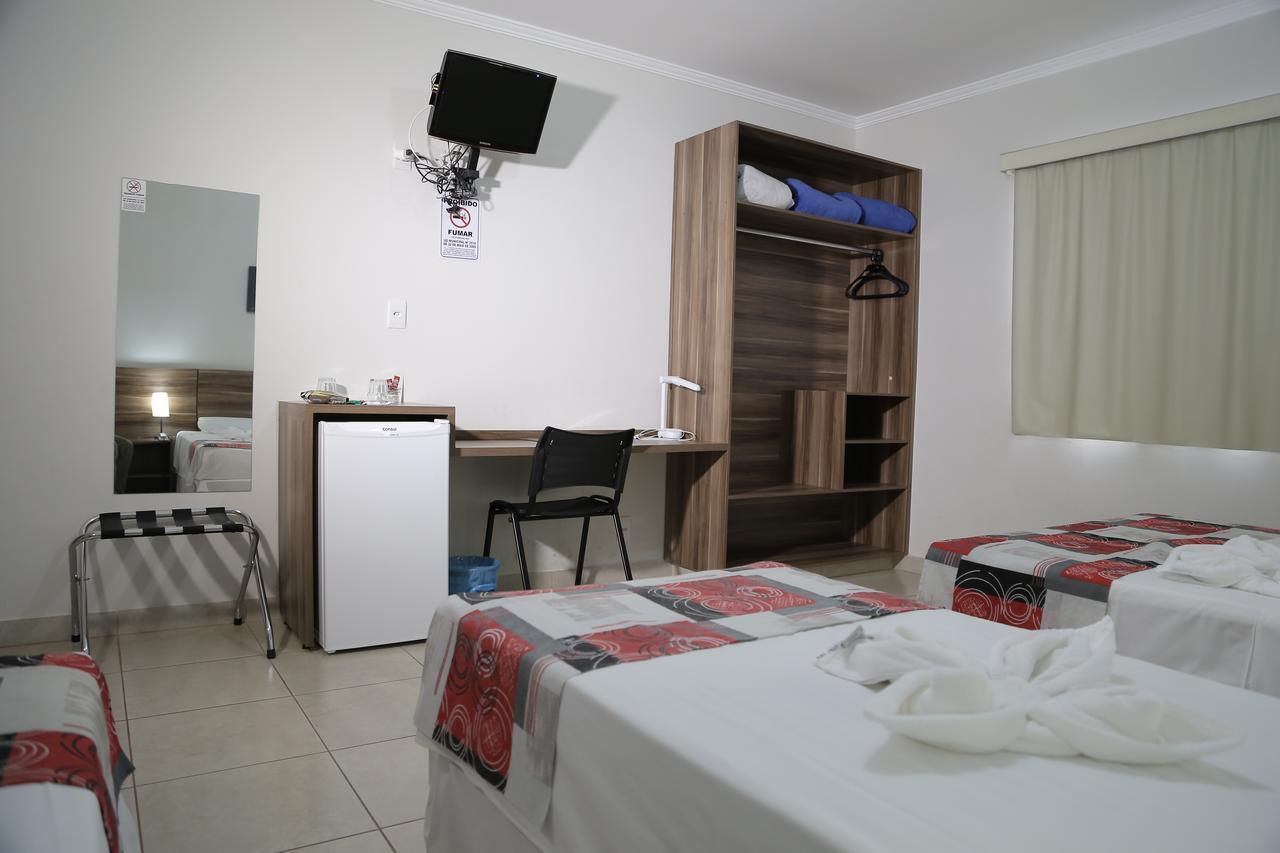 Beira Lago Palace Hotel Morrinhos  外观 照片
