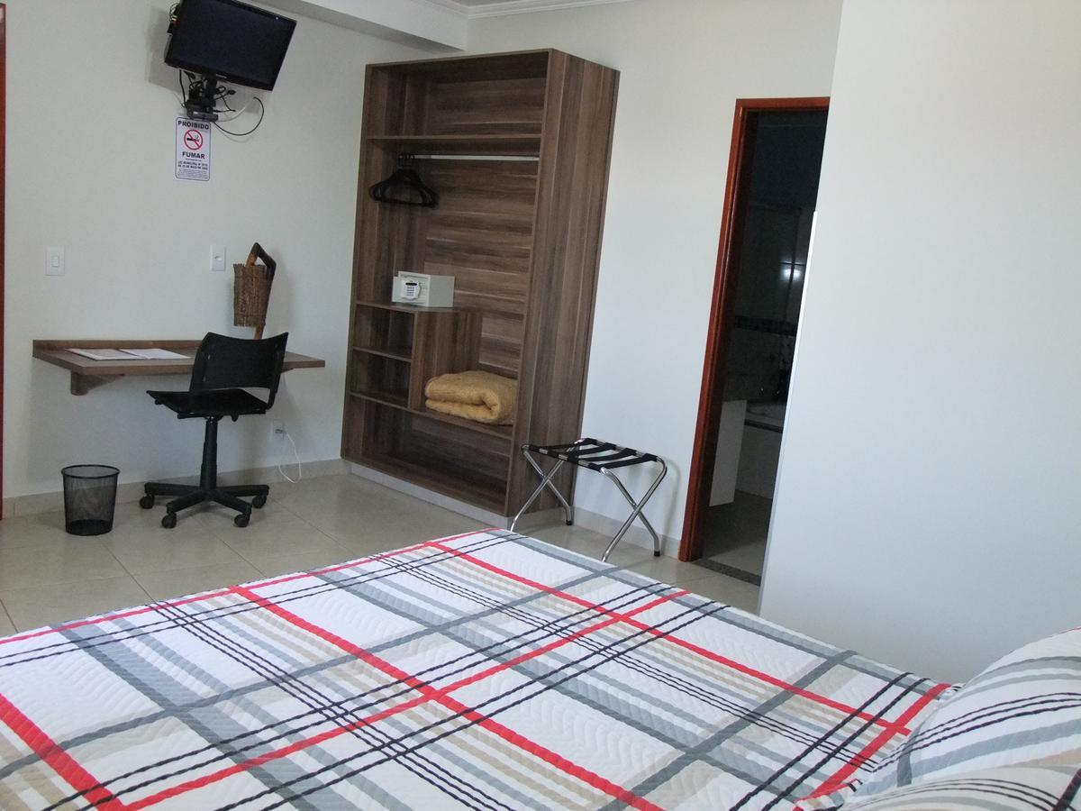 Beira Lago Palace Hotel Morrinhos  外观 照片