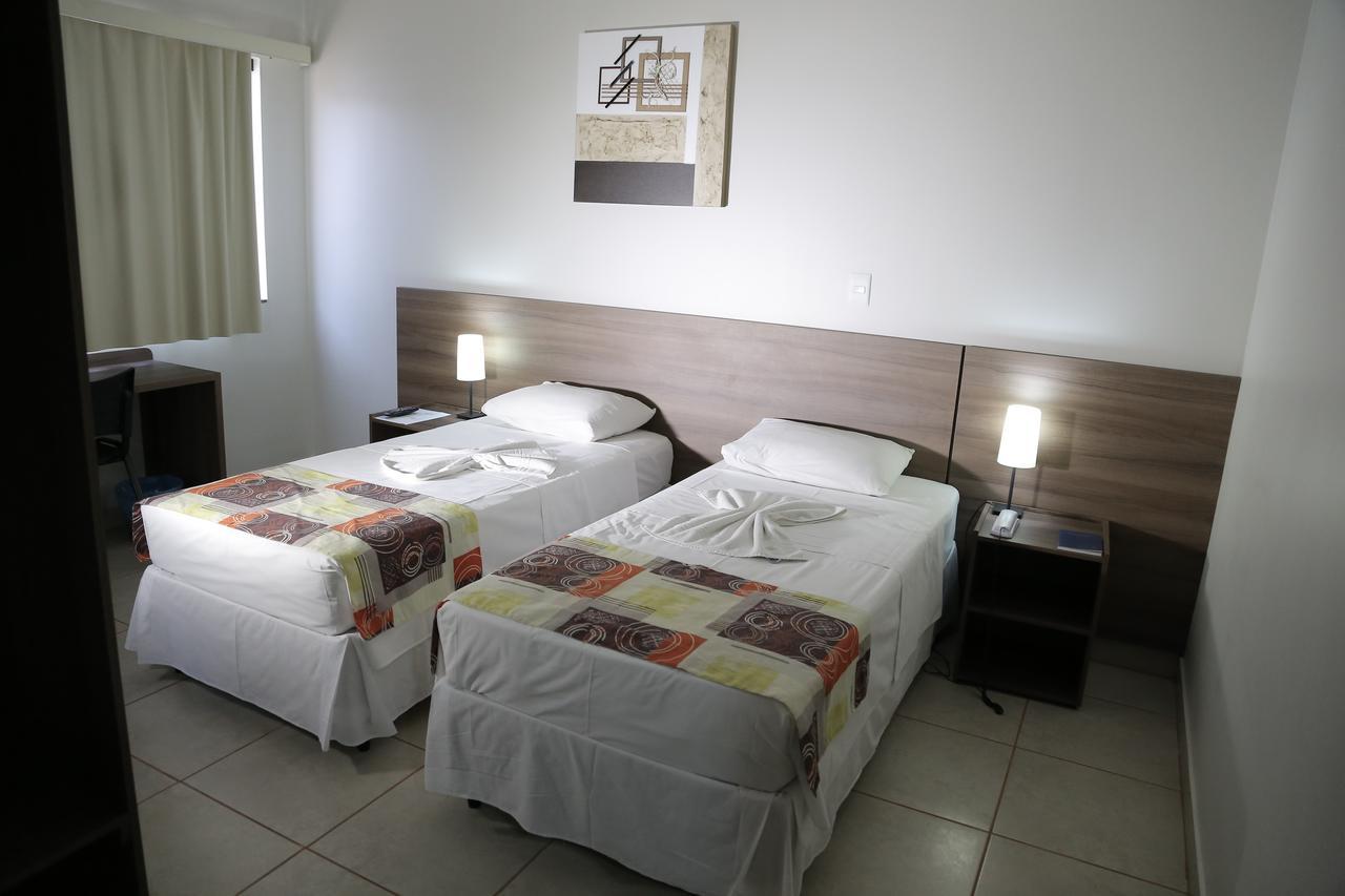 Beira Lago Palace Hotel Morrinhos  外观 照片