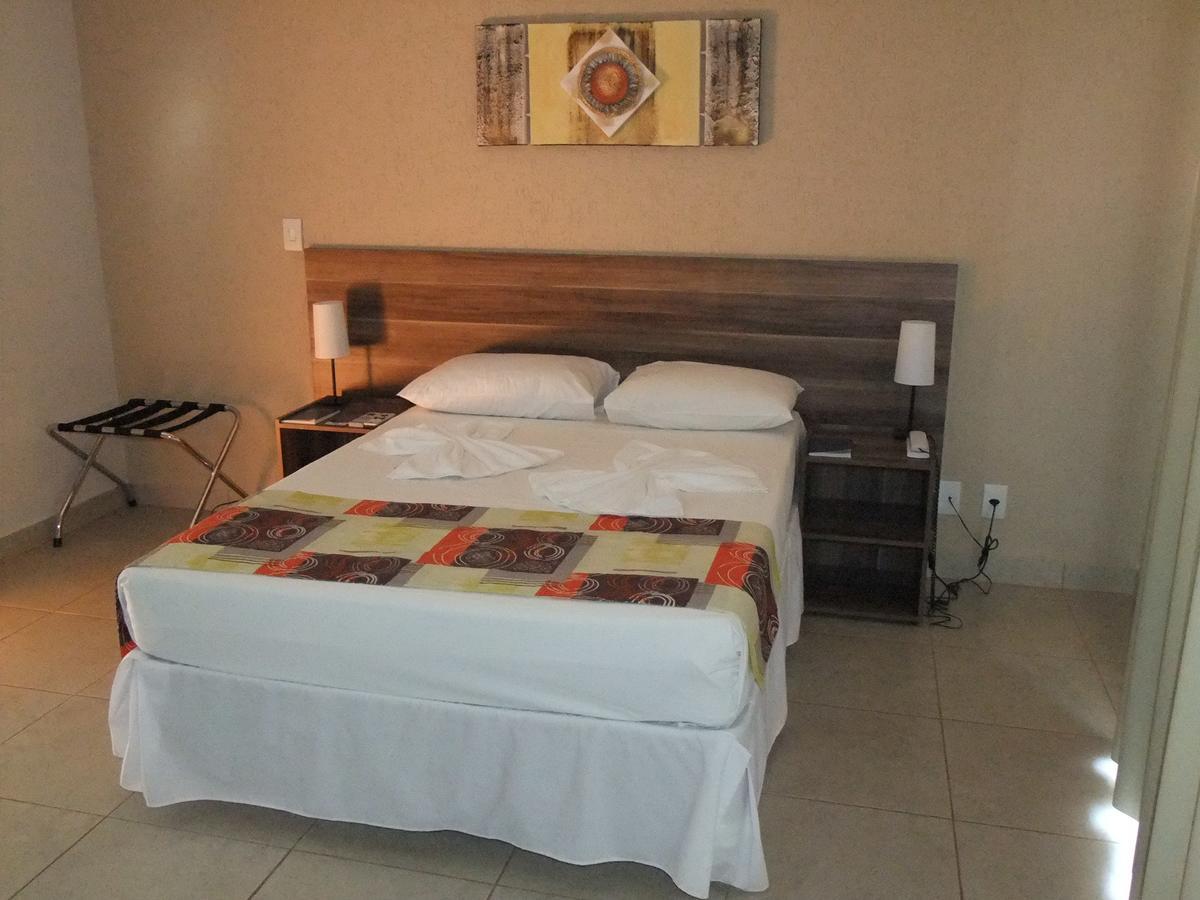 Beira Lago Palace Hotel Morrinhos  外观 照片