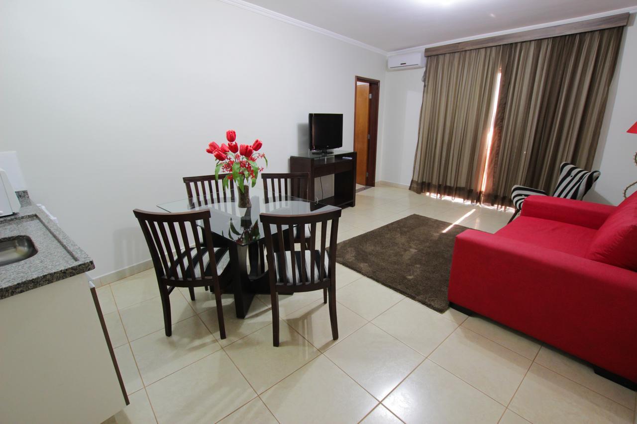 Beira Lago Palace Hotel Morrinhos  外观 照片