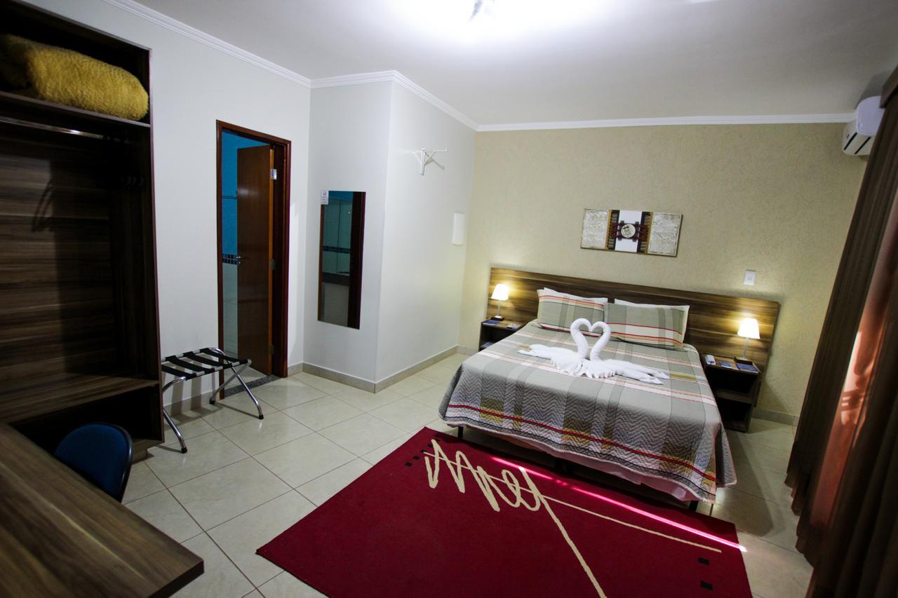 Beira Lago Palace Hotel Morrinhos  外观 照片