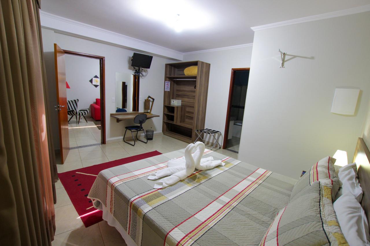 Beira Lago Palace Hotel Morrinhos  外观 照片