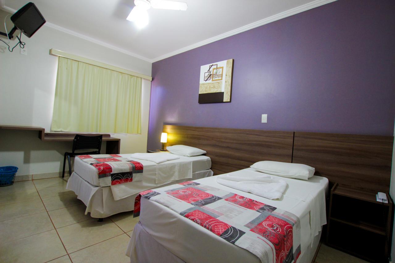 Beira Lago Palace Hotel Morrinhos  外观 照片