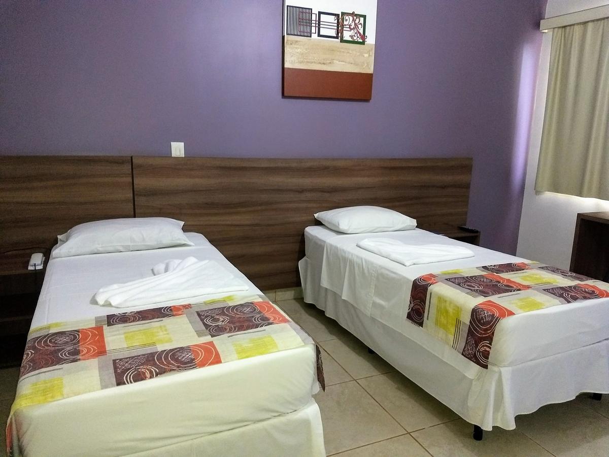 Beira Lago Palace Hotel Morrinhos  外观 照片