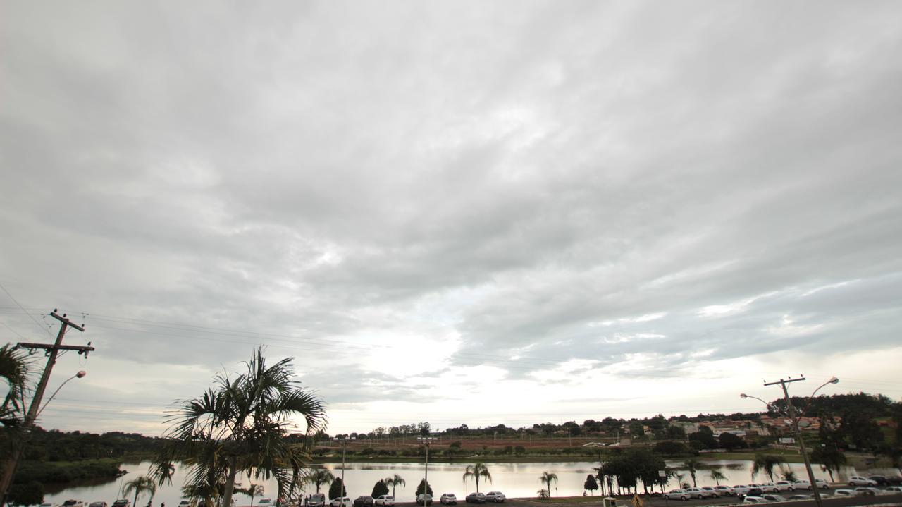 Beira Lago Palace Hotel Morrinhos  外观 照片
