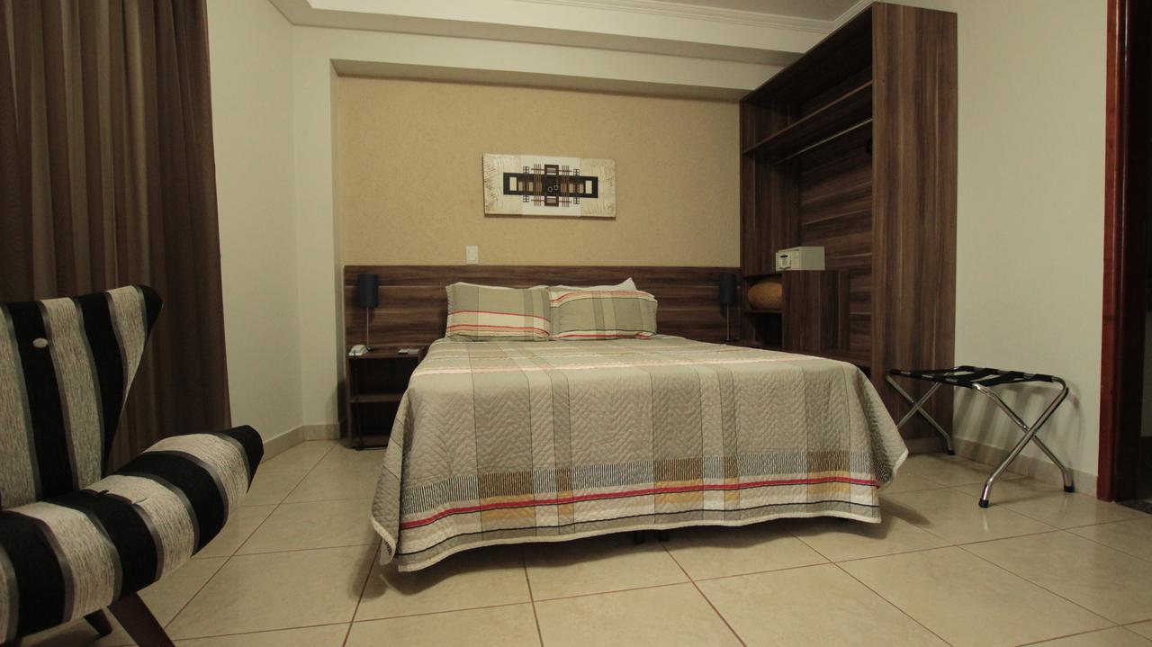 Beira Lago Palace Hotel Morrinhos  客房 照片
