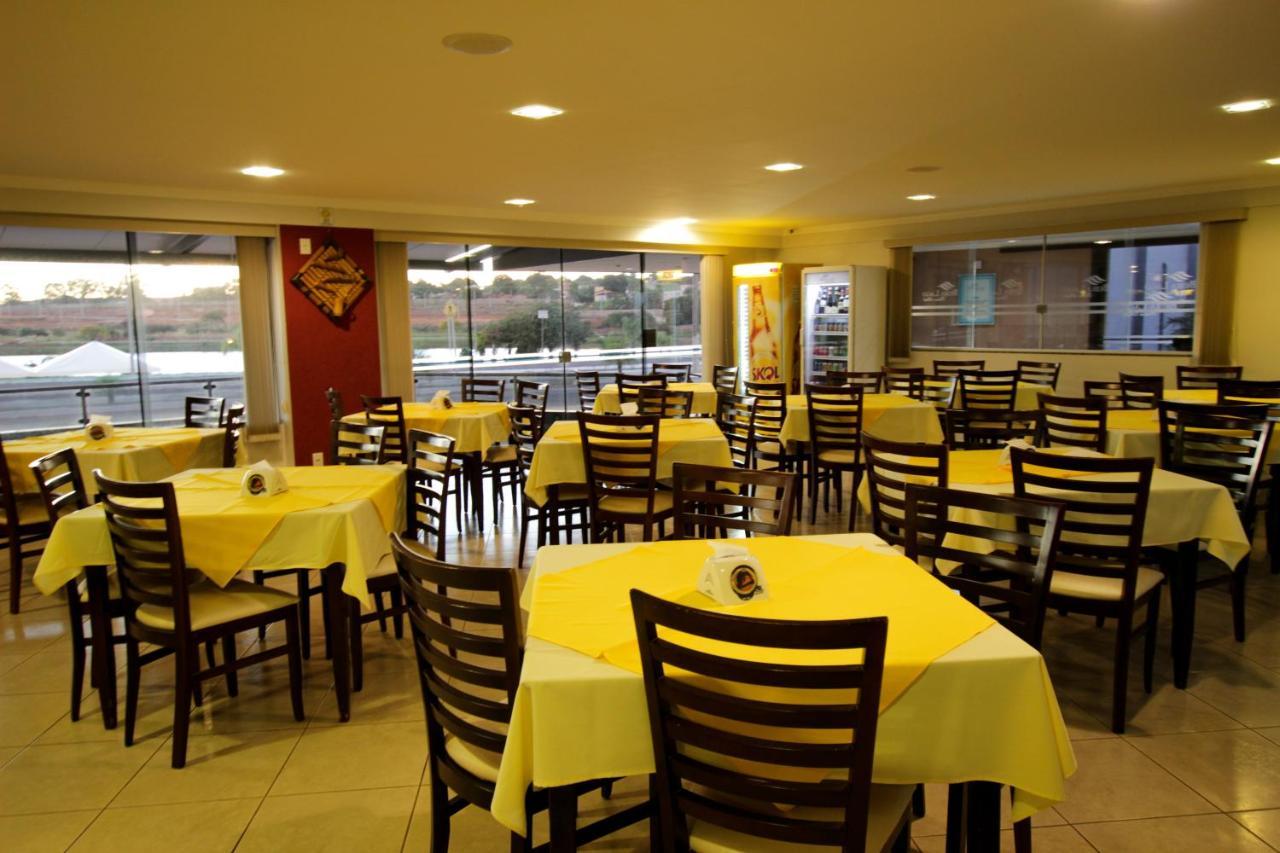 Beira Lago Palace Hotel Morrinhos  外观 照片