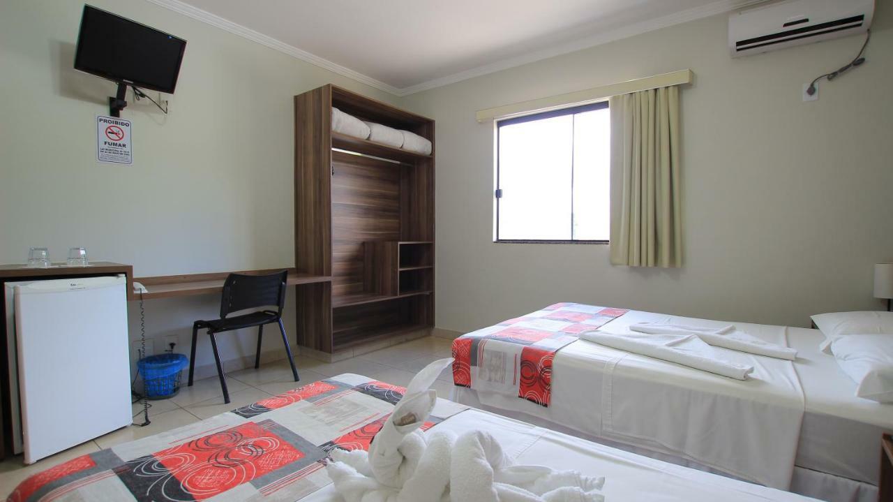 Beira Lago Palace Hotel Morrinhos  外观 照片