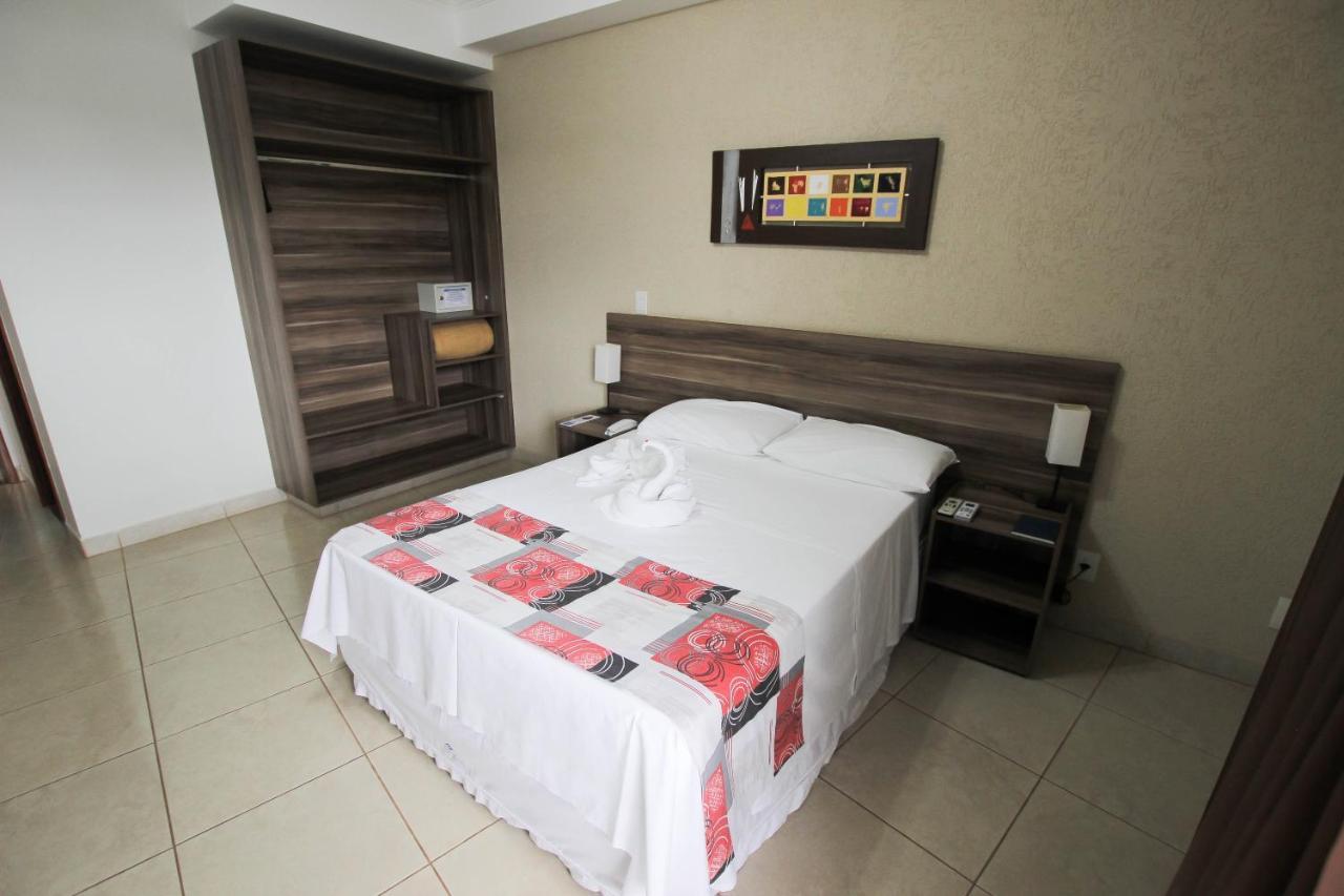 Beira Lago Palace Hotel Morrinhos  外观 照片
