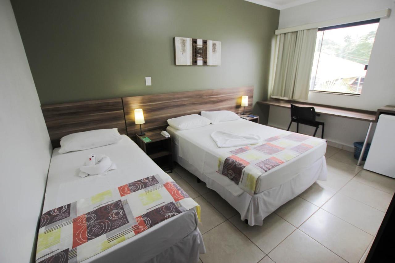 Beira Lago Palace Hotel Morrinhos  外观 照片